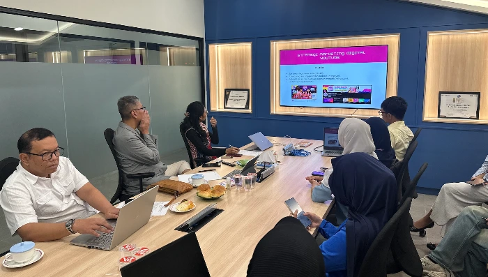 Mahasiswa Radio 2 Ilkom UNS Hadapi Simulasi Pitching 